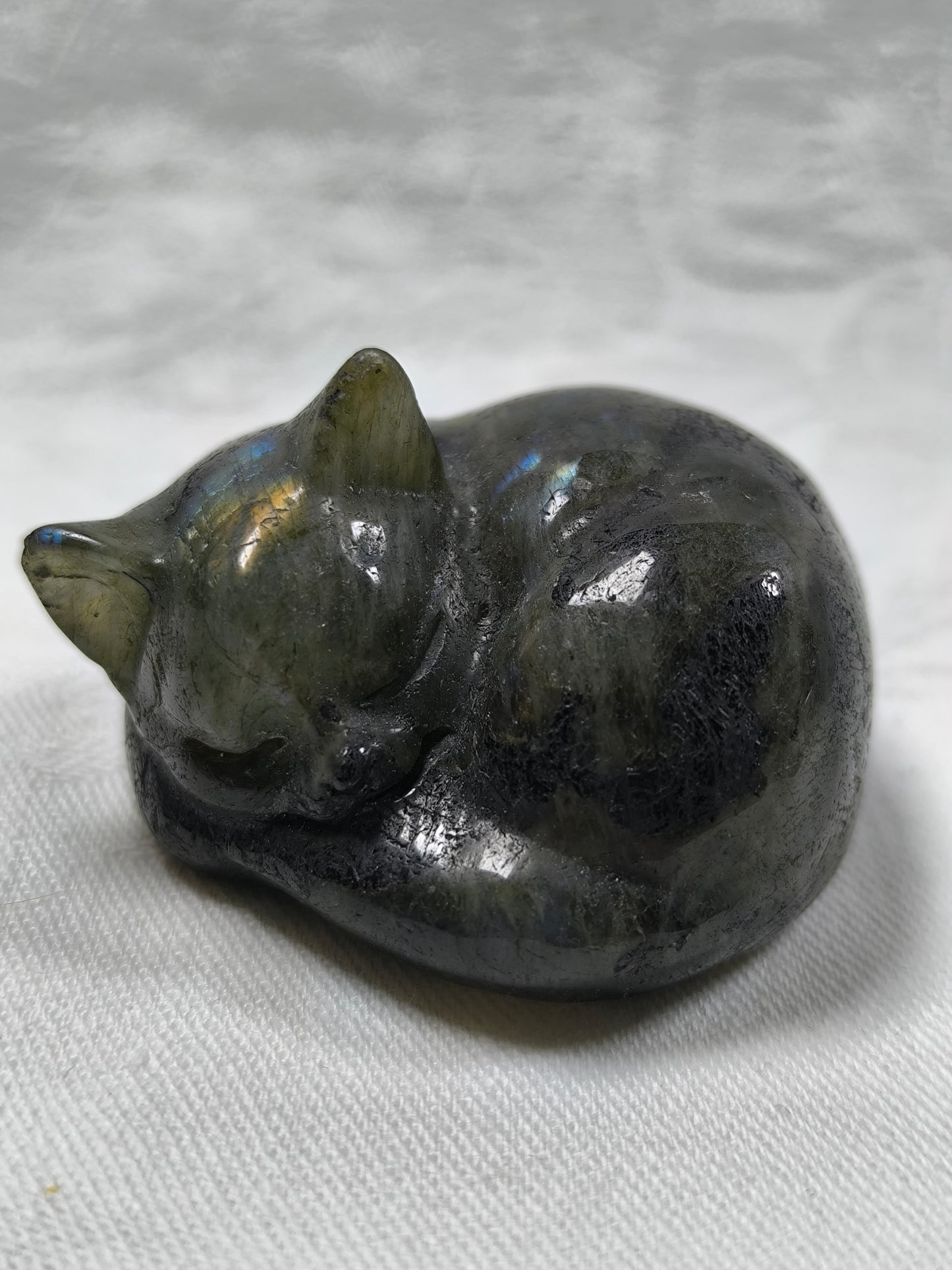 Labradorite sleeping cat carving
