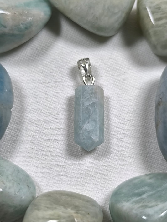 Sterling silver aquamarine point pendant