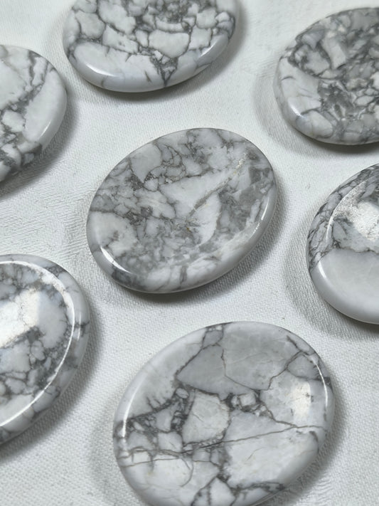 Howlite worry stones