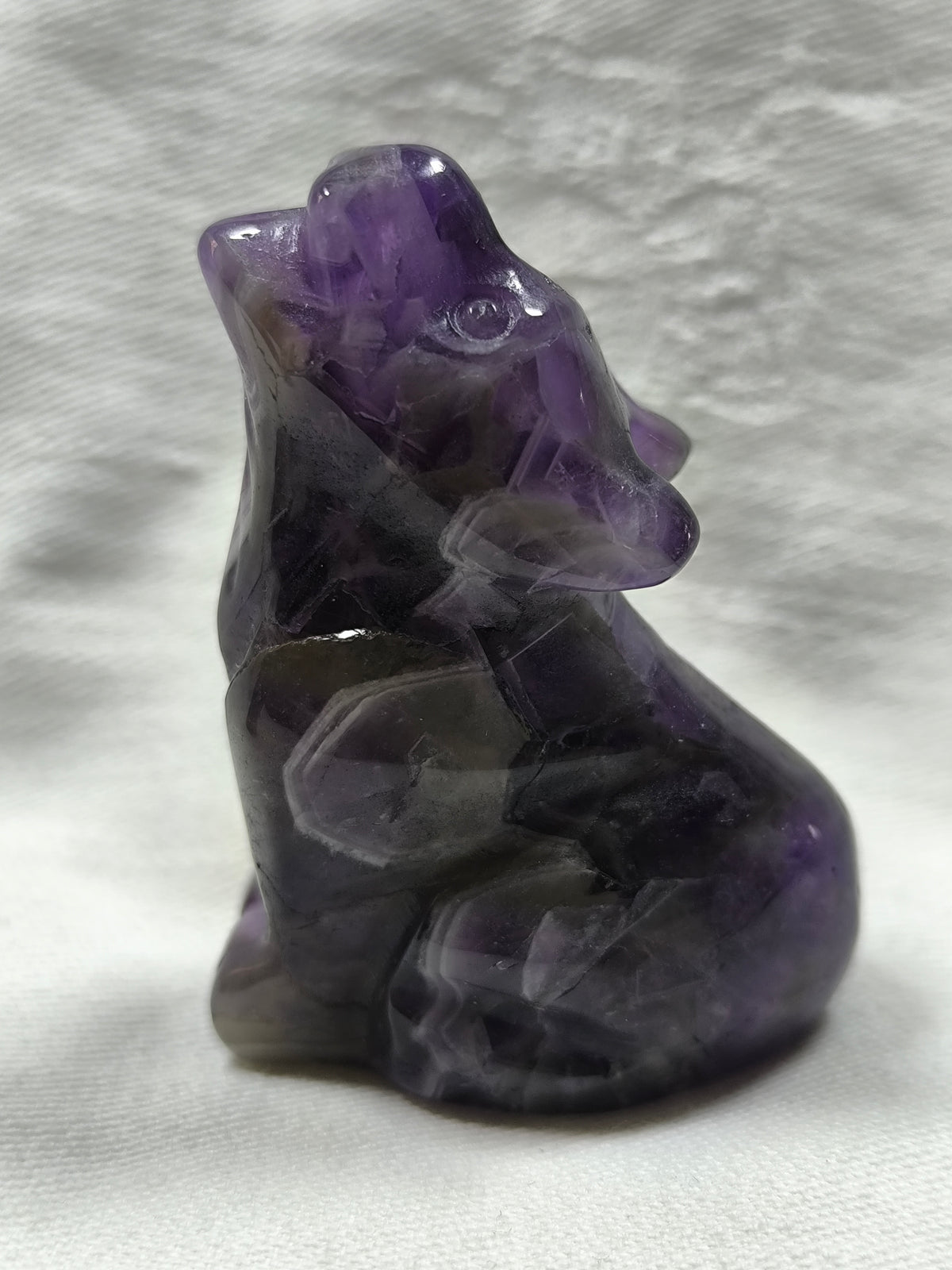 Chevron amethyst howling wolves