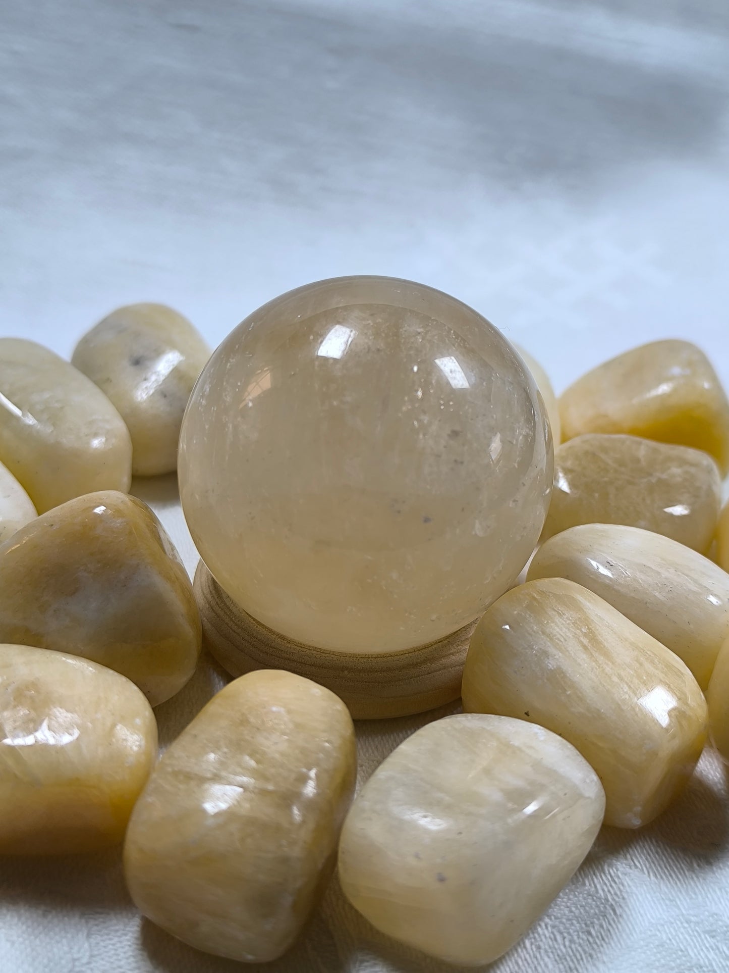 Yellow calcite spheres