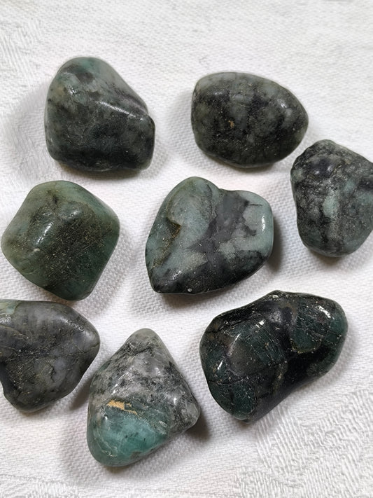 Emerald tumbles