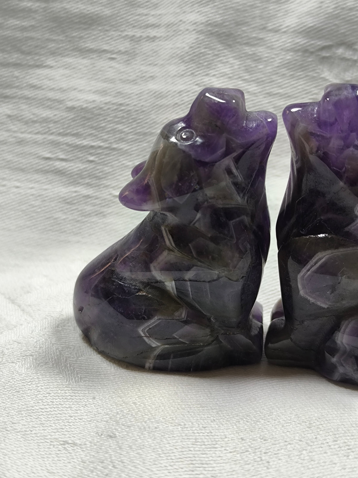 Chevron amethyst howling wolves