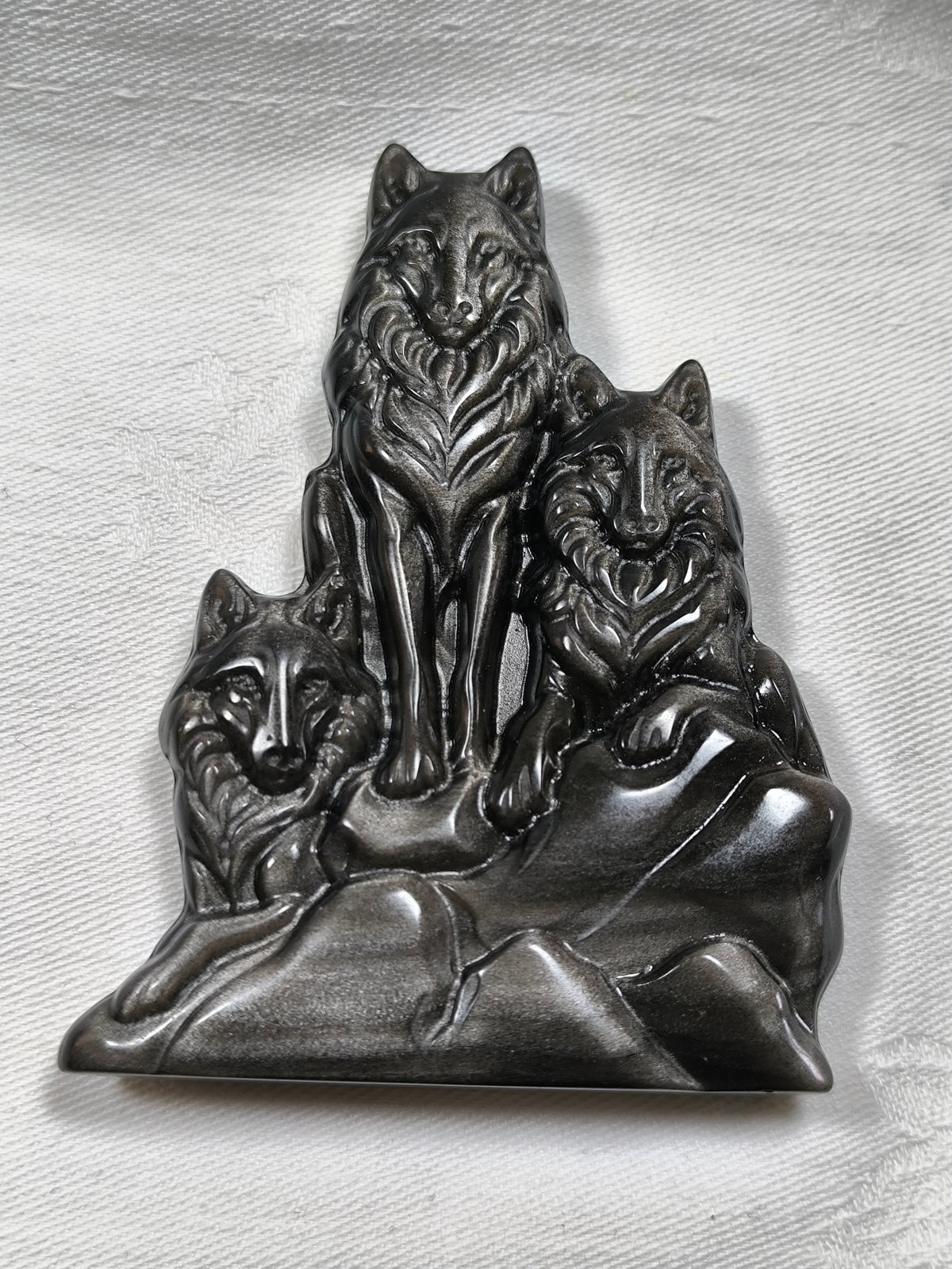 Silver sheen obsidian wolves