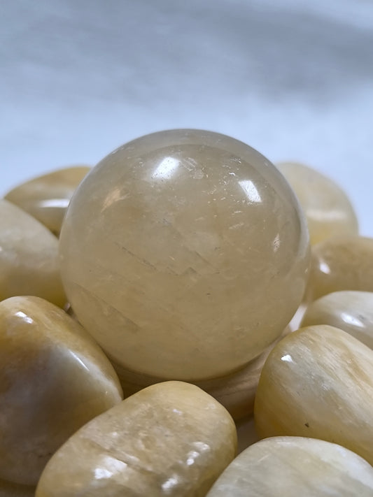 Yellow calcite spheres