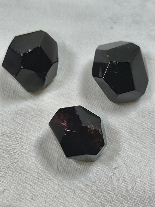 Flashy garnet freeforms