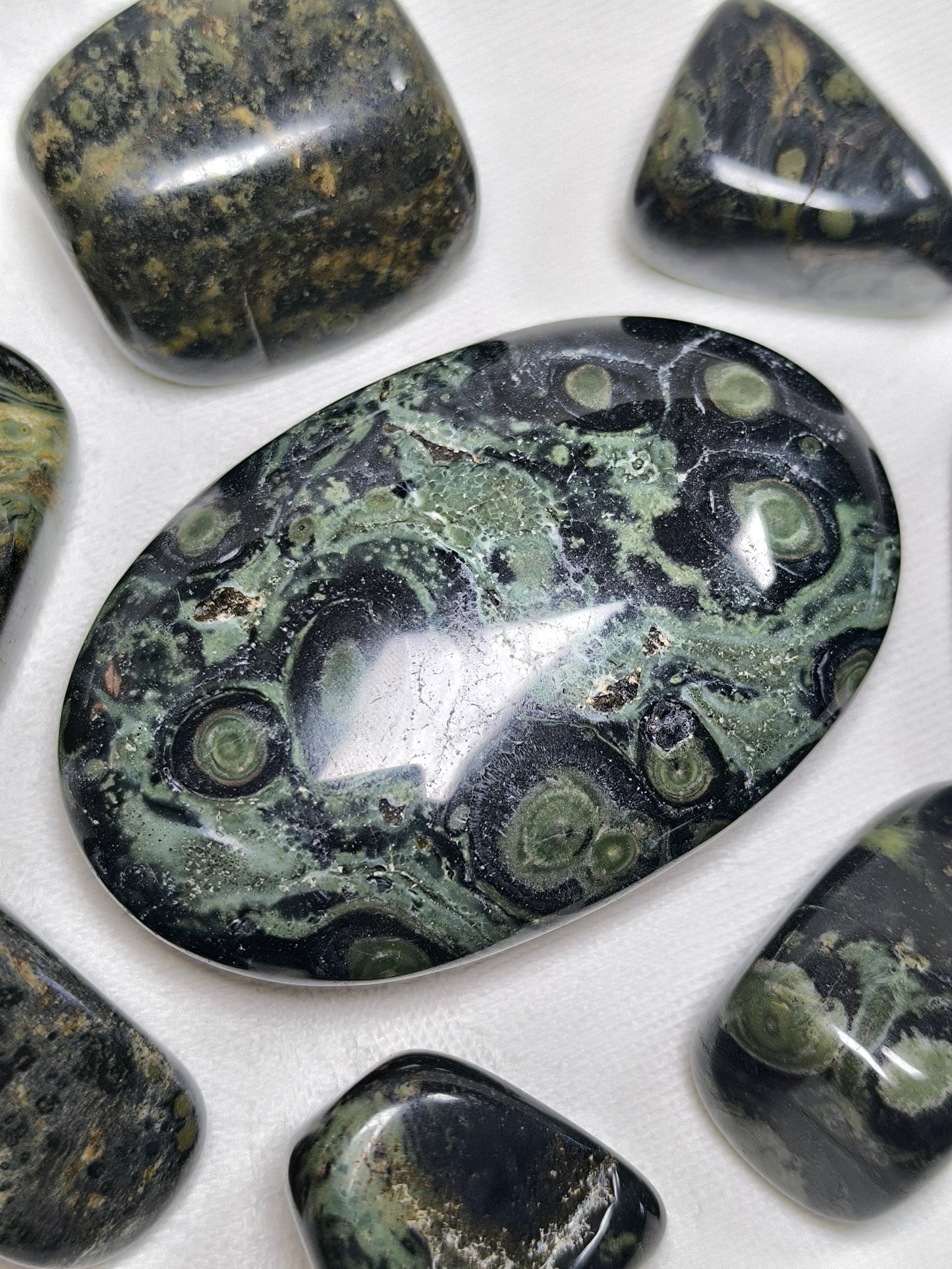 Kambaba jasper palm stones