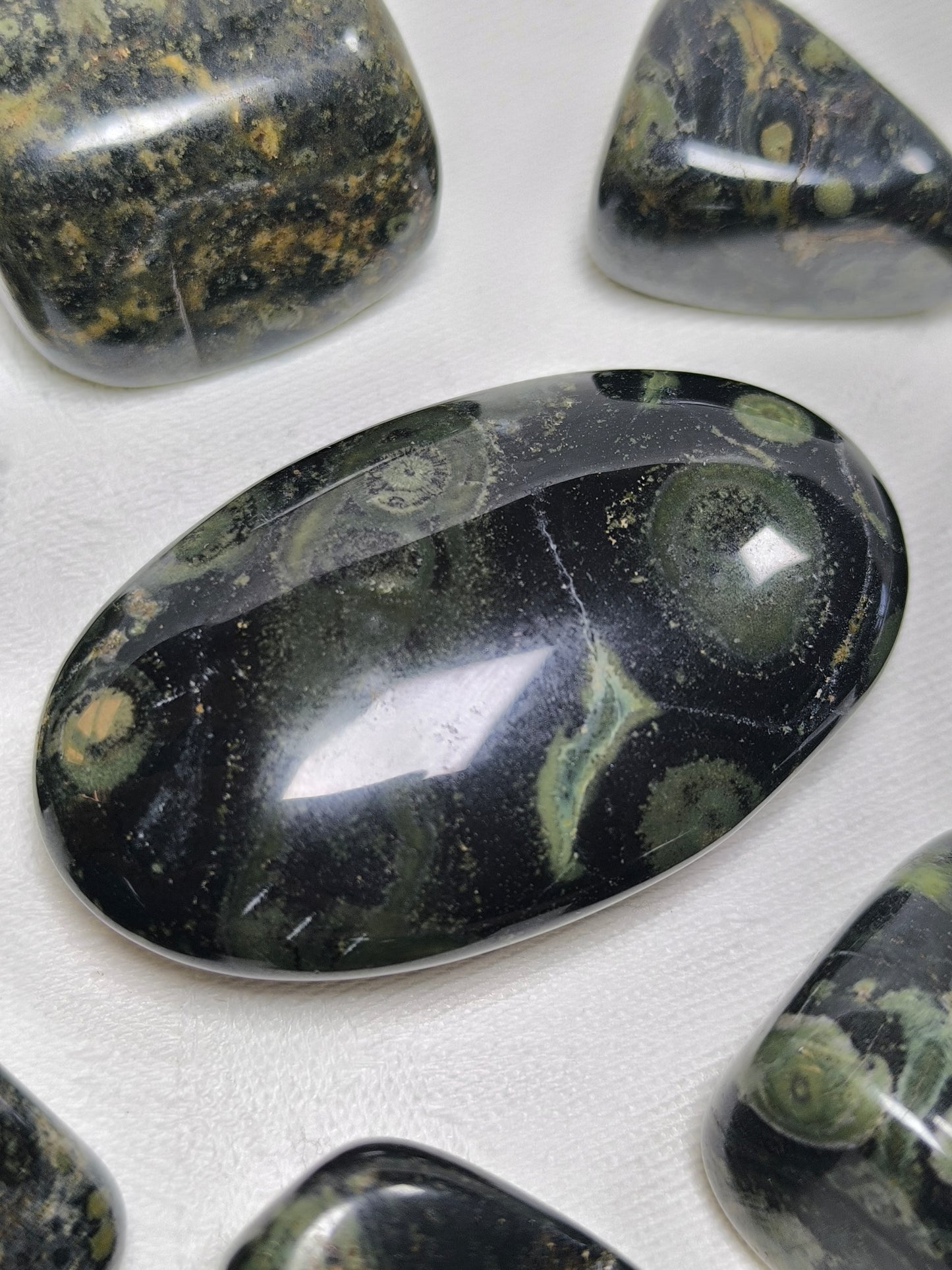 Kambaba jasper palm stones