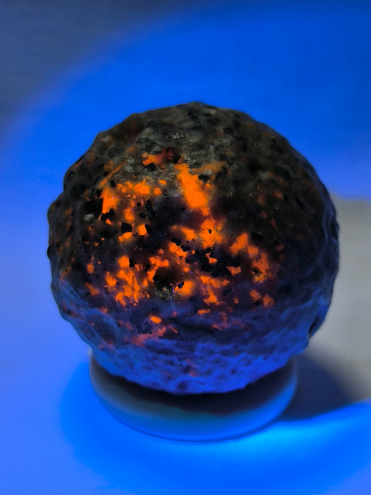 Yooperlite UV reactive moon