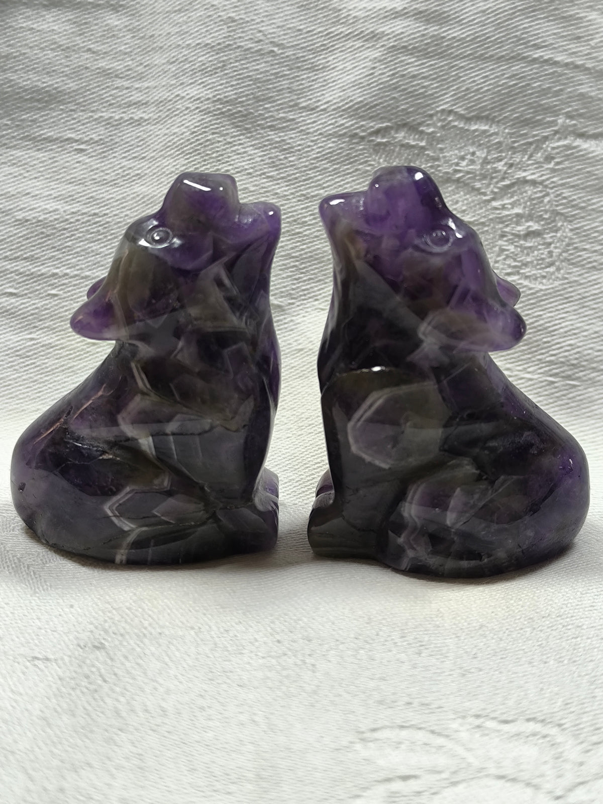 Chevron amethyst howling wolves