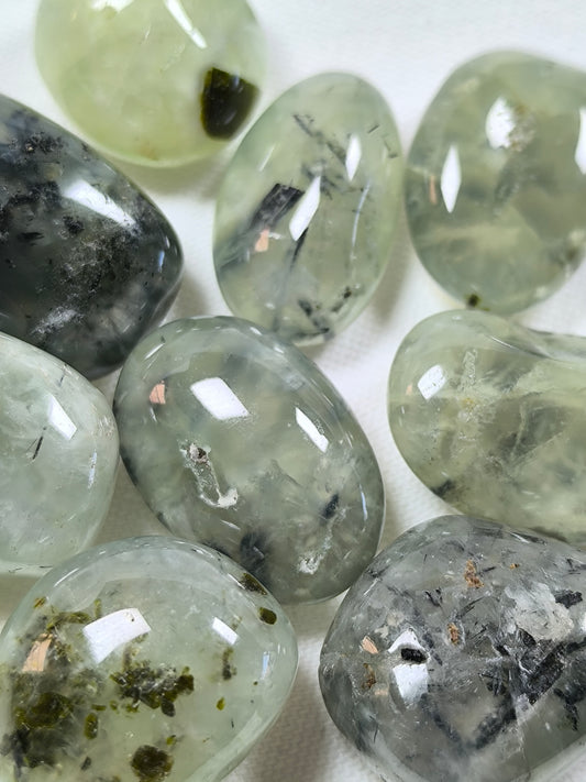 Prehnite tumbles