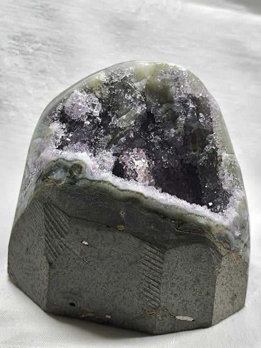 Amethyst cave geode