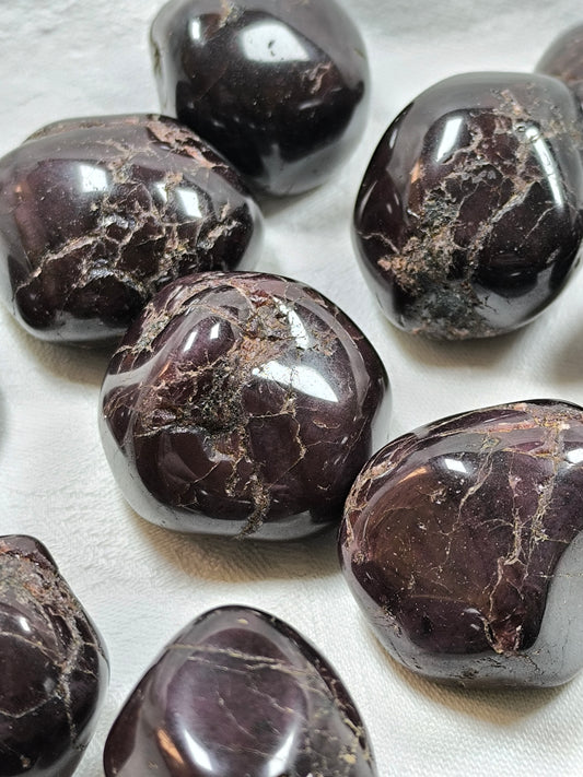 Large garnet tumbles