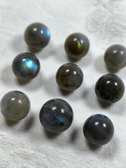 HQ Labradorite mini spheres