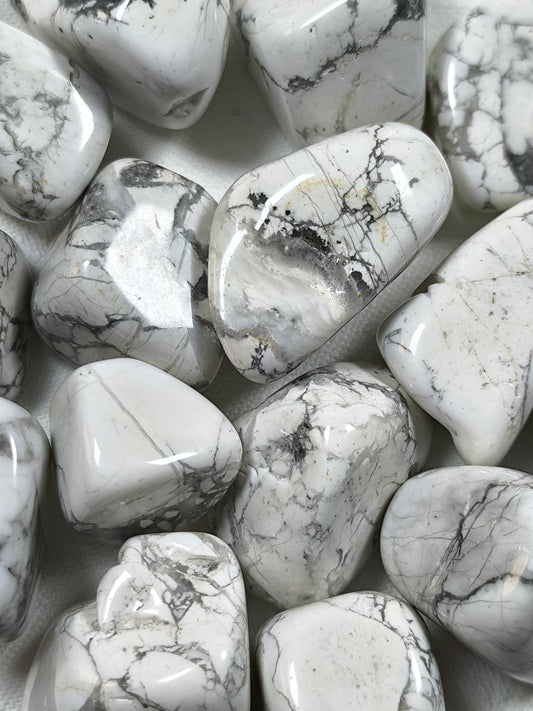Howlite tumbles