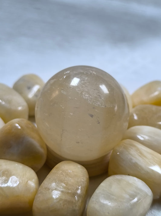 Yellow calcite spheres
