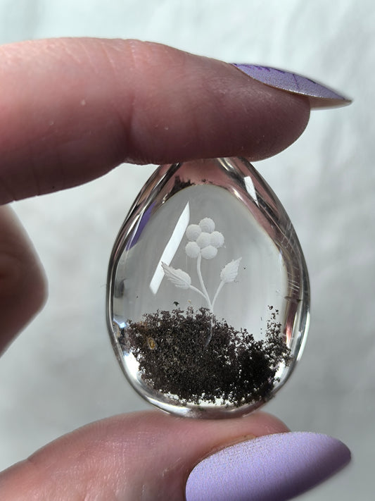 Lodolite in quartz inner flower carving