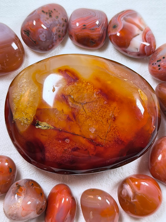 Carnelian palm stone