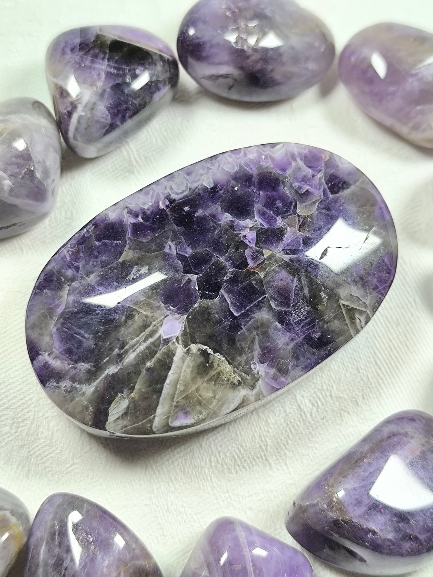Chevron amethyst palm stone