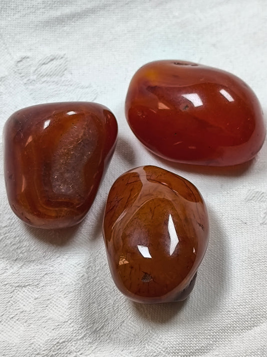 Large carnelian tumbles