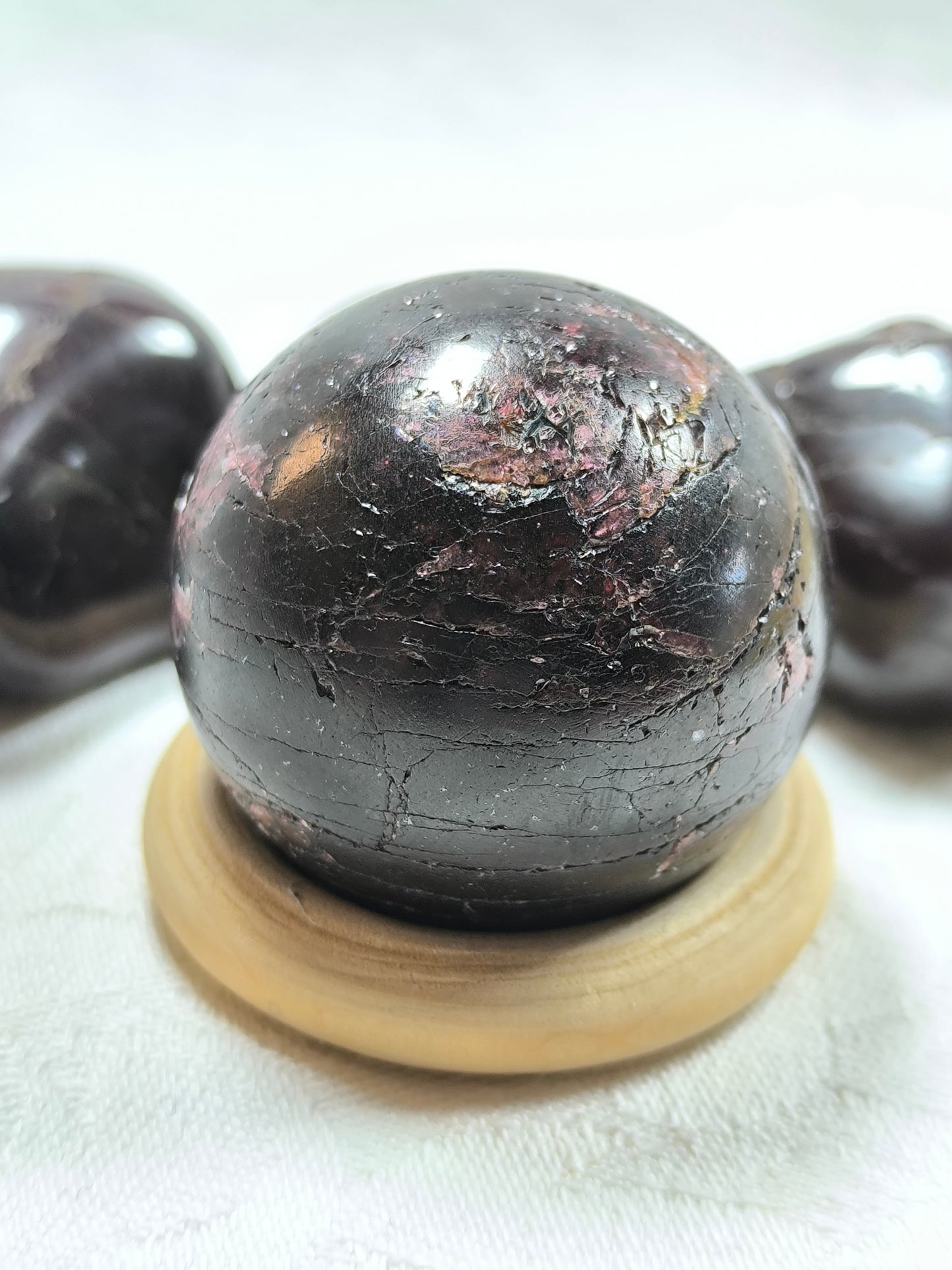 Garnet sphere